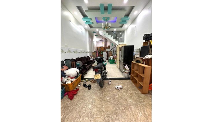 KẾ BÊN TRƯỜNG TIỂU HỌC BÌNH LONG, 40M2, 3 TẦNG, GIÁ NHỈNH 4 TỶ